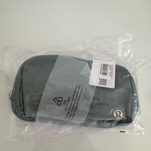 NWT Lululemon everywhere belt bag 1L
